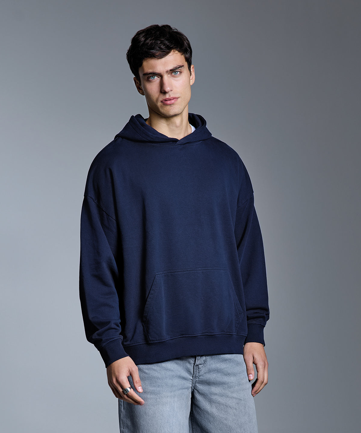 Anthem Heavy Bass Hoodie AM201 lifestyle